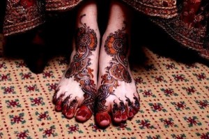 Pakistani Mehndi Designs (Henna) Bridal Mehndi Design on Feet 300x200 Pakistani Mehndi Designs (Henna)